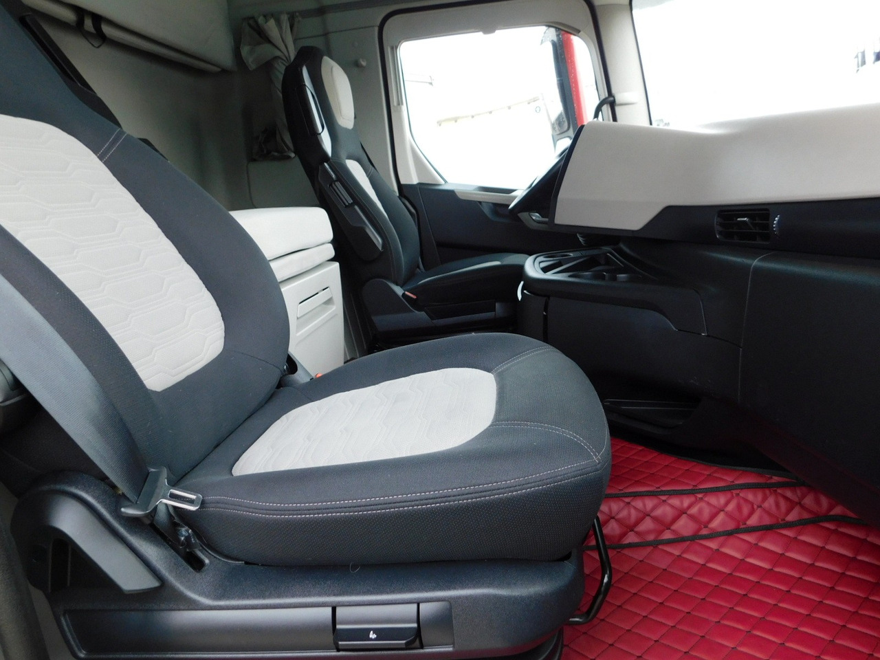 Ford F max 4x2 scab e6 12tx2620 - Trattore stradale: foto 5 Ford F max 4x2 scab e6 12tx2620 - Trattore stradale: foto 5