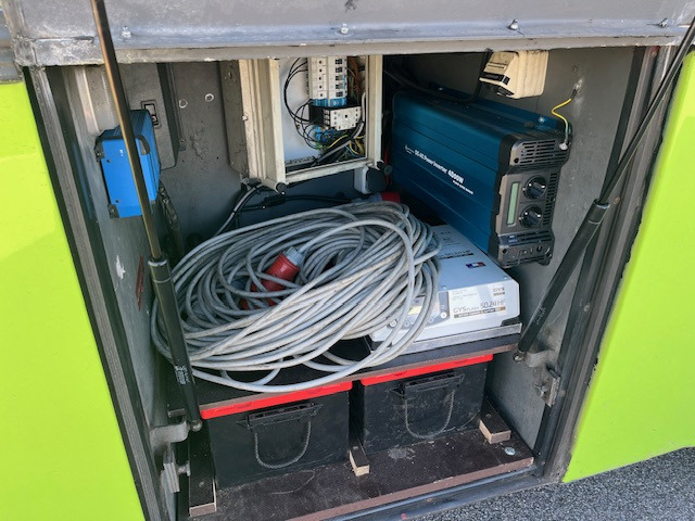 NEOPLAN N316 Ü - Koferenz-, Ausstellungsbus - Wohnmobil - Autobus: foto 3 NEOPLAN N316 Ü - Koferenz-, Ausstellungsbus - Wohnmobil - Autobus: foto 3