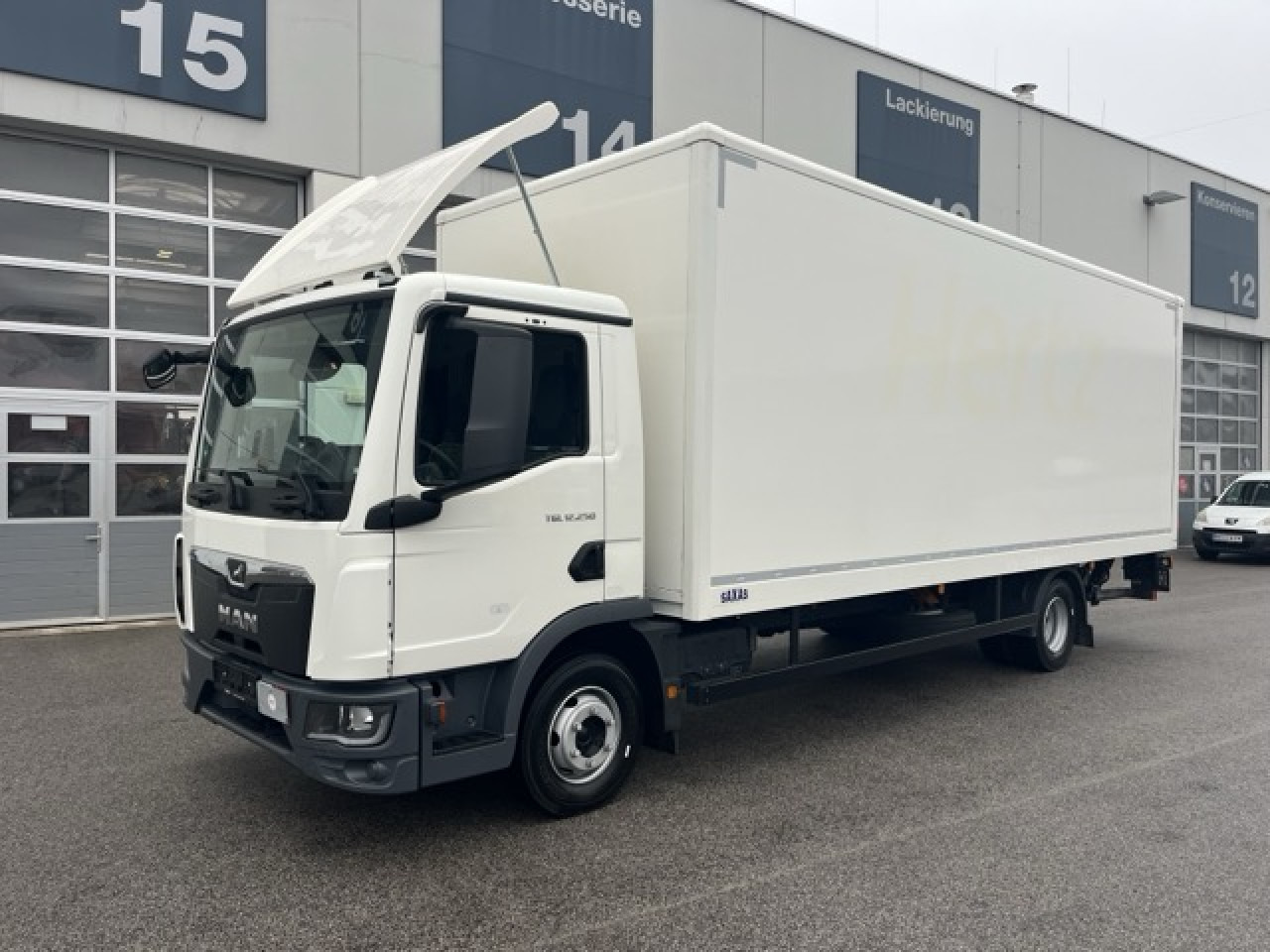 MAN TGL 12.250 4x2 BL CH Euro6 Klima AHK Luftfeder ZV - Autocarro furgonato: foto 1 MAN TGL 12.250 4x2 BL CH Euro6 Klima AHK Luftfeder ZV - Autocarro furgonato: foto 1