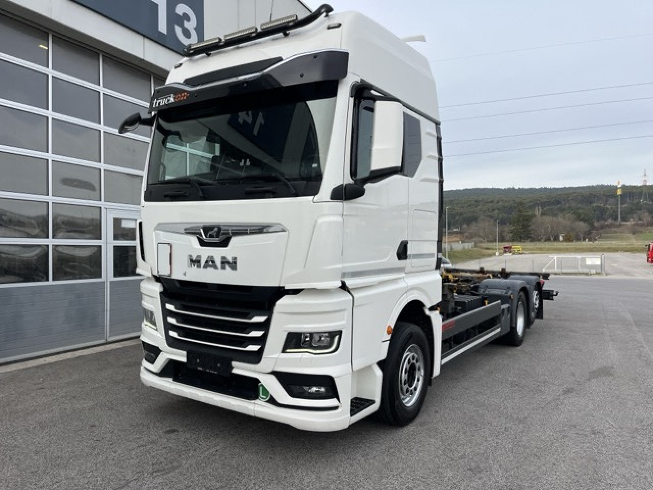 MAN TGX 26.470 6x2-4 LL CH Multiwechsler Euro6 Klima - Autocarro portacontainer/ Caisse interchangeable: foto 1 MAN TGX 26.470 6x2-4 LL CH Multiwechsler Euro6 Klima - Autocarro portacontainer/ Caisse interchangeable: foto 1