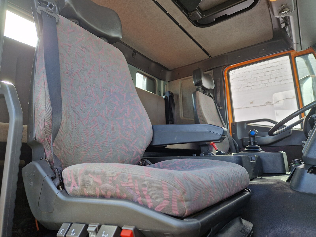 Andere Trakker 190E350 4x4 Trakker 190E350 4x4, Meiller-Kipper, Winterdienstausstattung - Autocarro ribaltabile: foto 5 Andere Trakker 190E350 4x4 Trakker 190E350 4x4, Meiller-Kipper, Winterdienstausstattung - Autocarro ribaltabile: foto 5