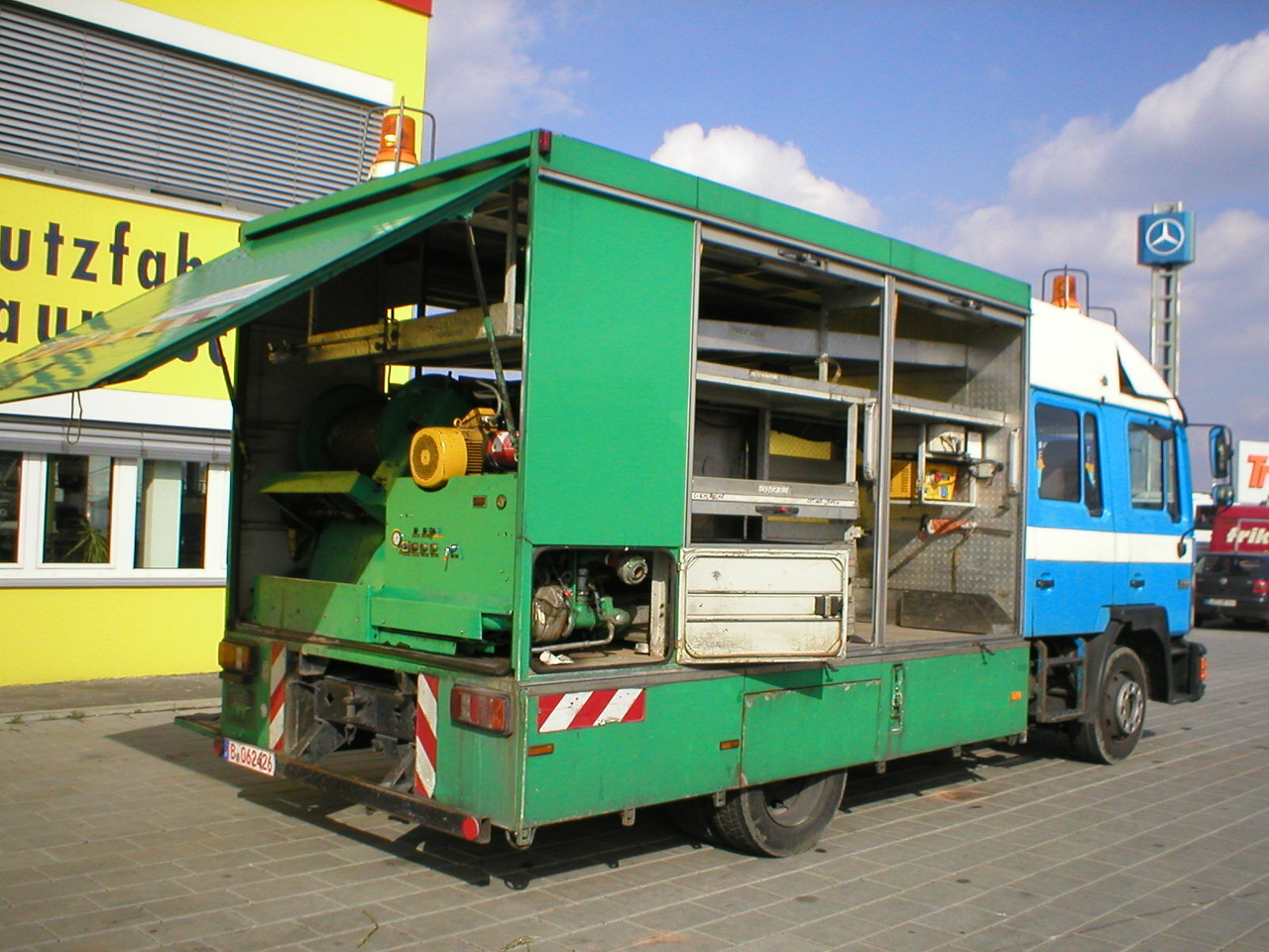 MAN M02 12.232 4x2 Spülwagen - Camion: foto 3 MAN M02 12.232 4x2 Spülwagen - Camion: foto 3