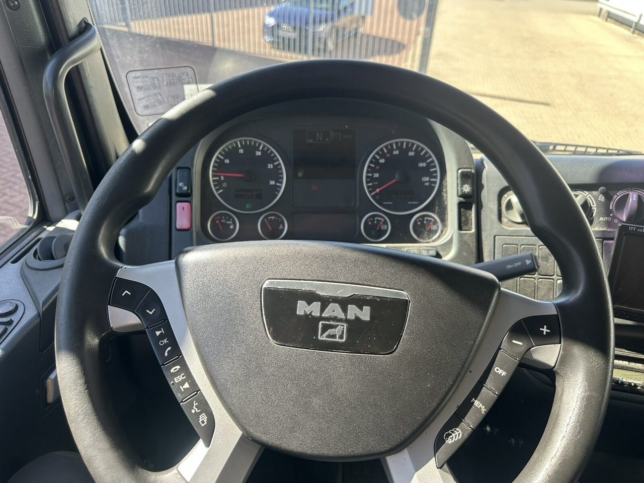 MAN TGA 18.360 LL 4x2 TGA 18.360 LL 4x2, Fahrschule - Camion: foto 5 MAN TGA 18.360 LL 4x2 TGA 18.360 LL 4x2, Fahrschule - Camion: foto 5