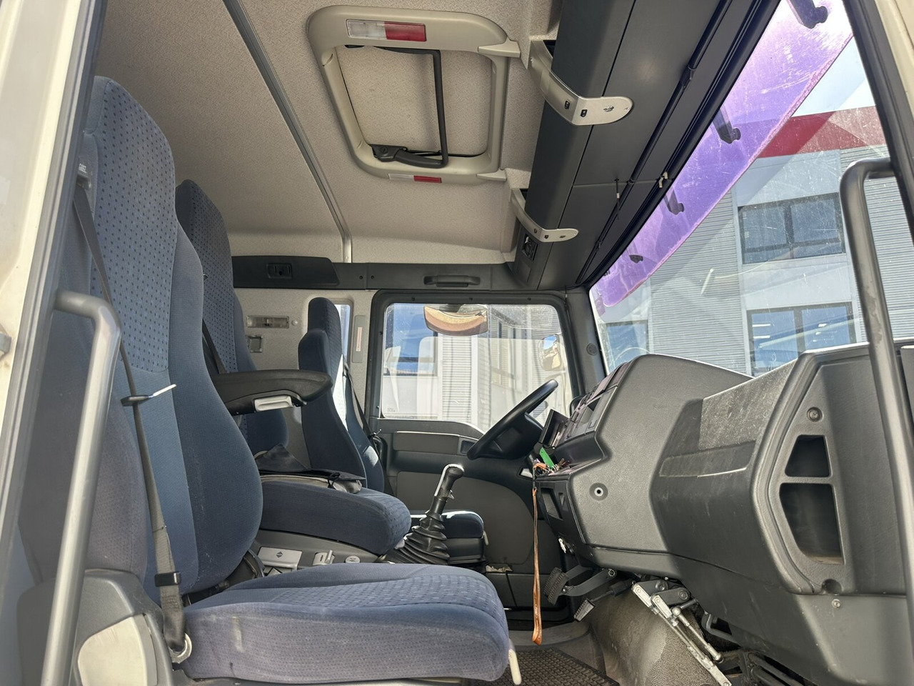 MAN TGA 18.360 LL 4x2 TGA 18.360 LL 4x2, Fahrschule - Camion: foto 3 MAN TGA 18.360 LL 4x2 TGA 18.360 LL 4x2, Fahrschule - Camion: foto 3