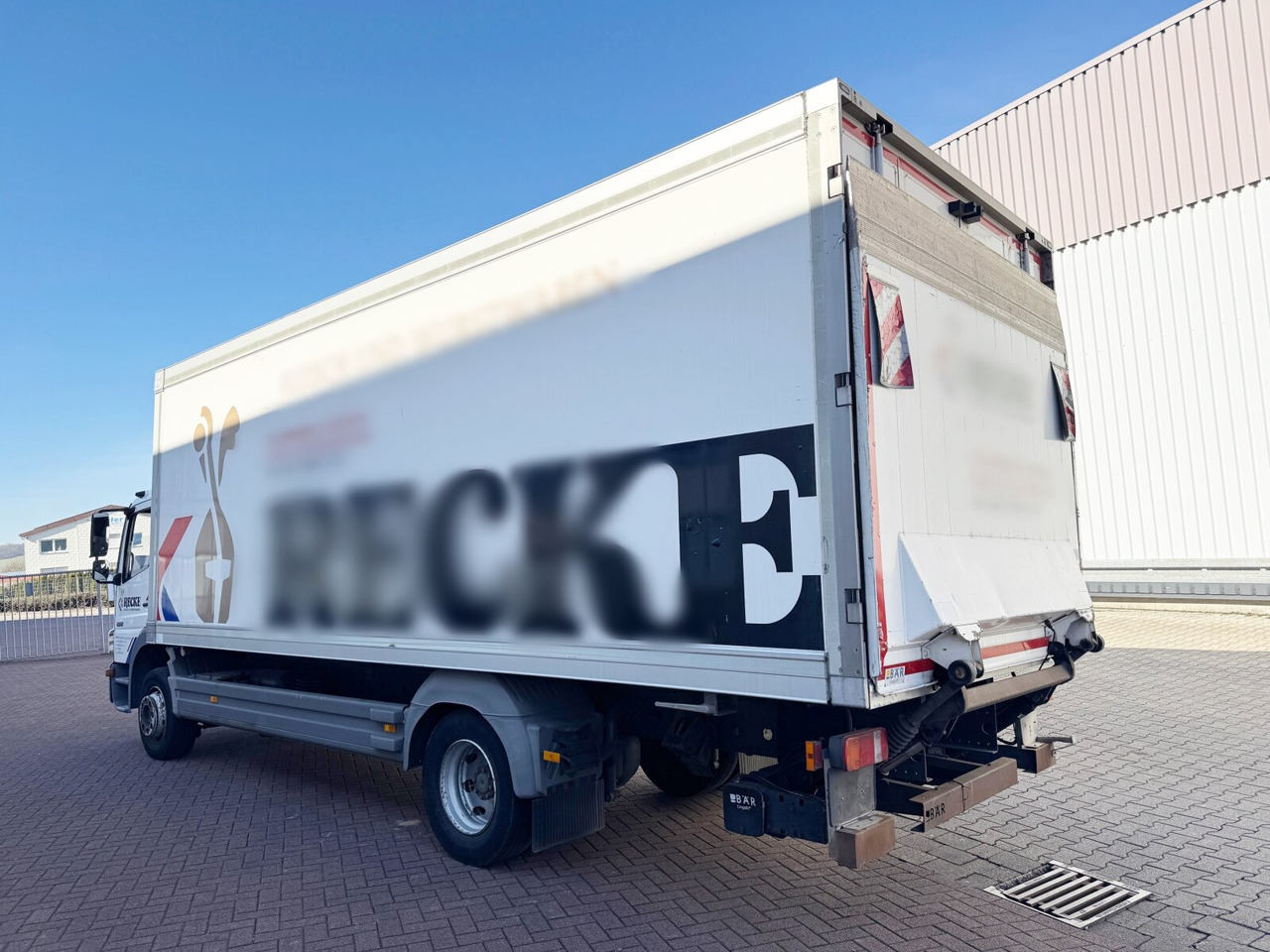 Mercedes-Benz Atego 1222 L 4x2 Atego 1222 L 4x2, Kühlkoffer, ThermoKing, Trennwand, LBW BÄR - Camion: foto 3 Mercedes-Benz Atego 1222 L 4x2 Atego 1222 L 4x2, Kühlkoffer, ThermoKing, Trennwand, LBW BÄR - Camion: foto 3