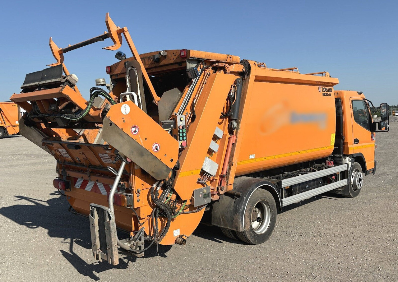 Mitsubishi Fuso 7C18 4x2 Fuso 7C18 4x2, Zöller Micro XL 7, Zöller Schüttung - Camion: foto 3 Mitsubishi Fuso 7C18 4x2 Fuso 7C18 4x2, Zöller Micro XL 7, Zöller Schüttung - Camion: foto 3