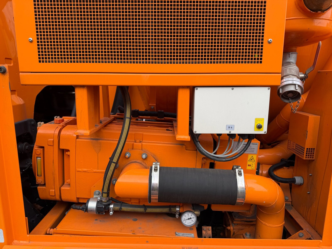 Scania G 320 4x2 G 320 4x2, Müller Vacumaster ca. 5,5m³, Funk - Camion: foto 4 Scania G 320 4x2 G 320 4x2, Müller Vacumaster ca. 5,5m³, Funk - Camion: foto 4