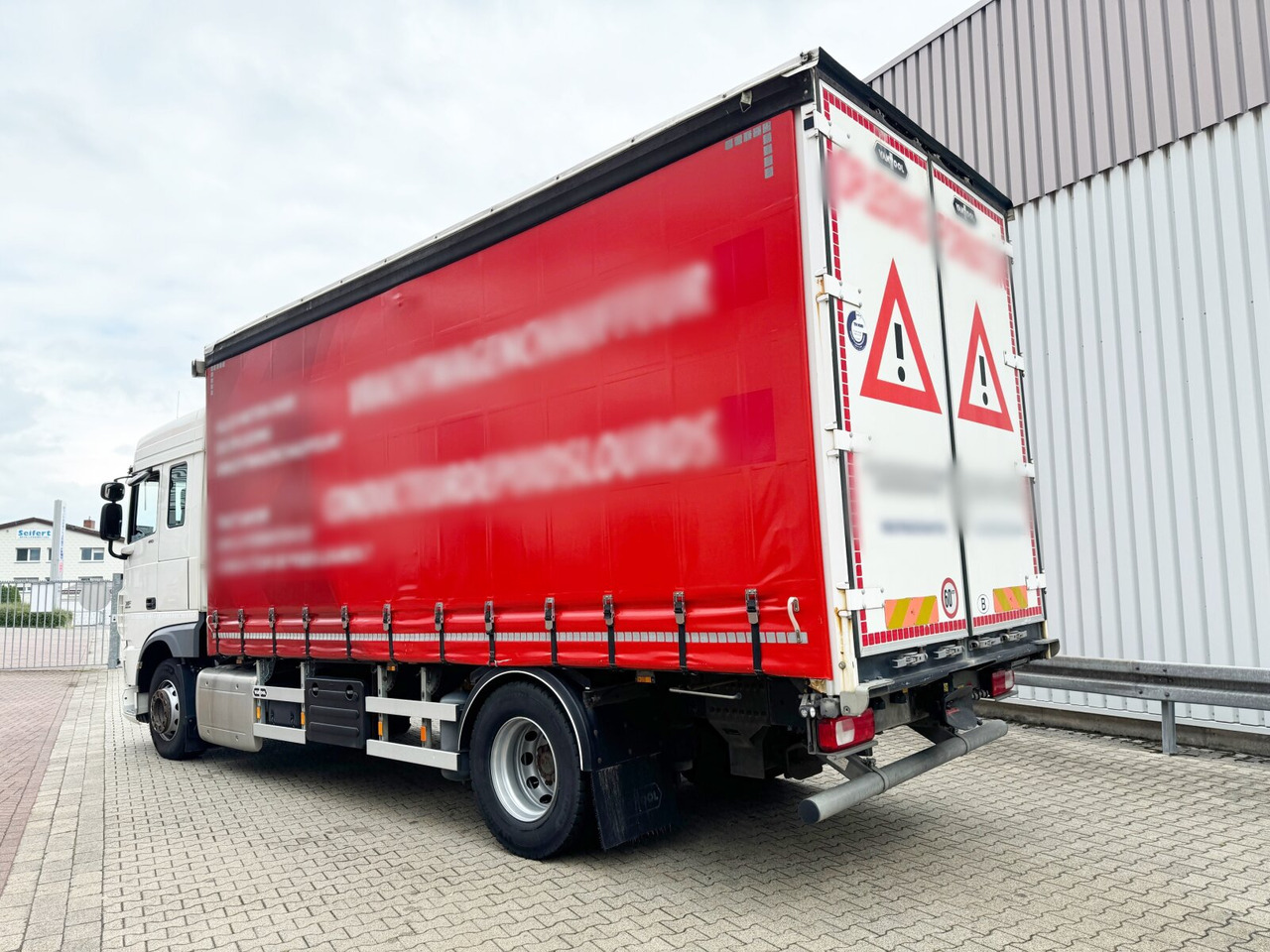 Leasing di DAF XF 410 FA 4x2 XF 410 FA 4x2, Fahrschule, 2x AHK, 6 Sitze DAF XF 410 FA 4x2 XF 410 FA 4x2, Fahrschule, 2x AHK, 6 Sitze: foto 11