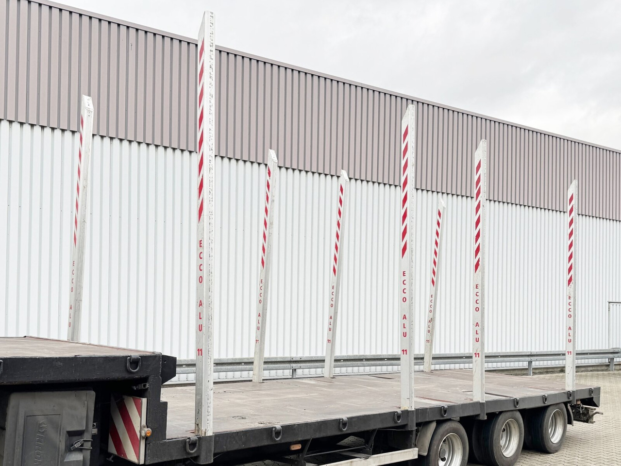 ECCO ALU Schemel/Rungen ECCO ALU Schemel/Rungen, 12x Neuwertig - Camion trasporto legname: foto 3 ECCO ALU Schemel/Rungen ECCO ALU Schemel/Rungen, 12x Neuwertig - Camion trasporto legname: foto 3