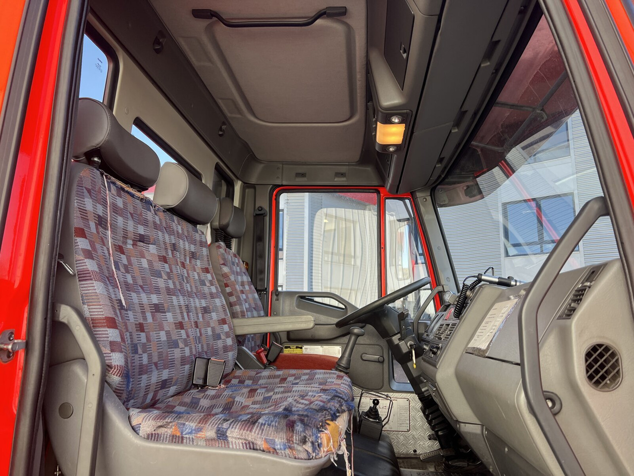 FF 95 E 18 WR 4x4 FF 95 E 18 WR 4x4, 6000l Wassertank - Camion cisterna: foto 3 FF 95 E 18 WR 4x4 FF 95 E 18 WR 4x4, 6000l Wassertank - Camion cisterna: foto 3