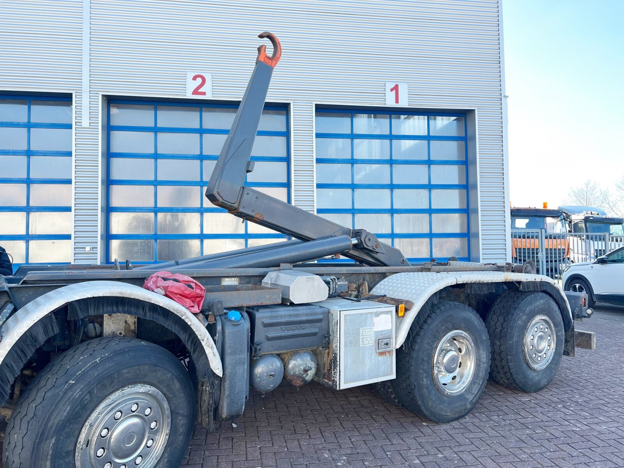 FM 460 8x2-6 FM 460 8x2-6, Lenk-/Liftachse, Kran HMF 2020-K4, Funk - Autocarro scarrabile, Camion con gru: foto 4 FM 460 8x2-6 FM 460 8x2-6, Lenk-/Liftachse, Kran HMF 2020-K4, Funk - Autocarro scarrabile, Camion con gru: foto 4