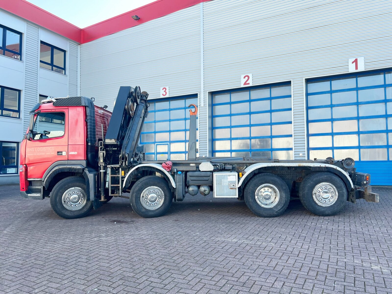 FM 460 8x2-6 FM 460 8x2-6, Lenk-/Liftachse, Kran HMF 2020-K4, Funk - Autocarro scarrabile, Camion con gru: foto 3 FM 460 8x2-6 FM 460 8x2-6, Lenk-/Liftachse, Kran HMF 2020-K4, Funk - Autocarro scarrabile, Camion con gru: foto 3