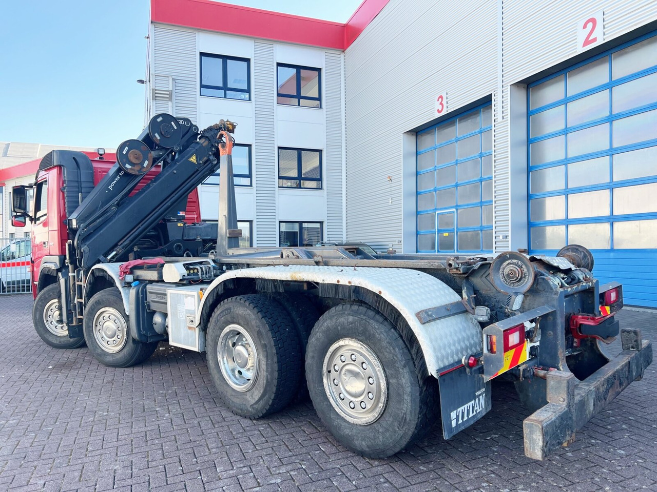 FM 460 8x2-6 FM 460 8x2-6, Lenk-/Liftachse, Kran HMF 2020-K4, Funk - Autocarro scarrabile, Camion con gru: foto 2 FM 460 8x2-6 FM 460 8x2-6, Lenk-/Liftachse, Kran HMF 2020-K4, Funk - Autocarro scarrabile, Camion con gru: foto 2