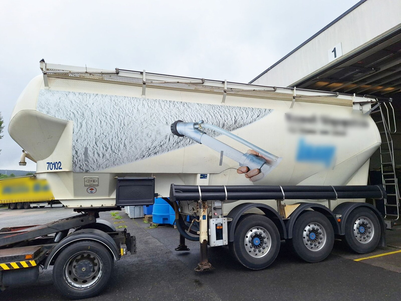 Feldbinder EUT 38.3-3 EUT 38.3-3, Liftachse, 3 Kammern, ca. 38.000l - Semirimorchio silos: foto 1 Feldbinder EUT 38.3-3 EUT 38.3-3, Liftachse, 3 Kammern, ca. 38.000l - Semirimorchio silos: foto 1
