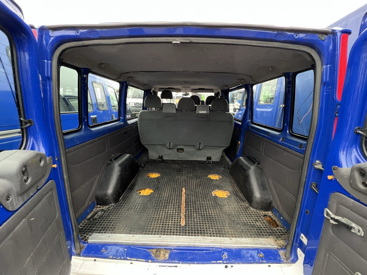 Ford Ford Transit 2,0 TDE 4x2 Ford Transit 2,0 TDE 4x2, EX-THW, 6 Sitze - Furgone doppia cabina: foto 5 Ford Ford Transit 2,0 TDE 4x2 Ford Transit 2,0 TDE 4x2, EX-THW, 6 Sitze - Furgone doppia cabina: foto 5