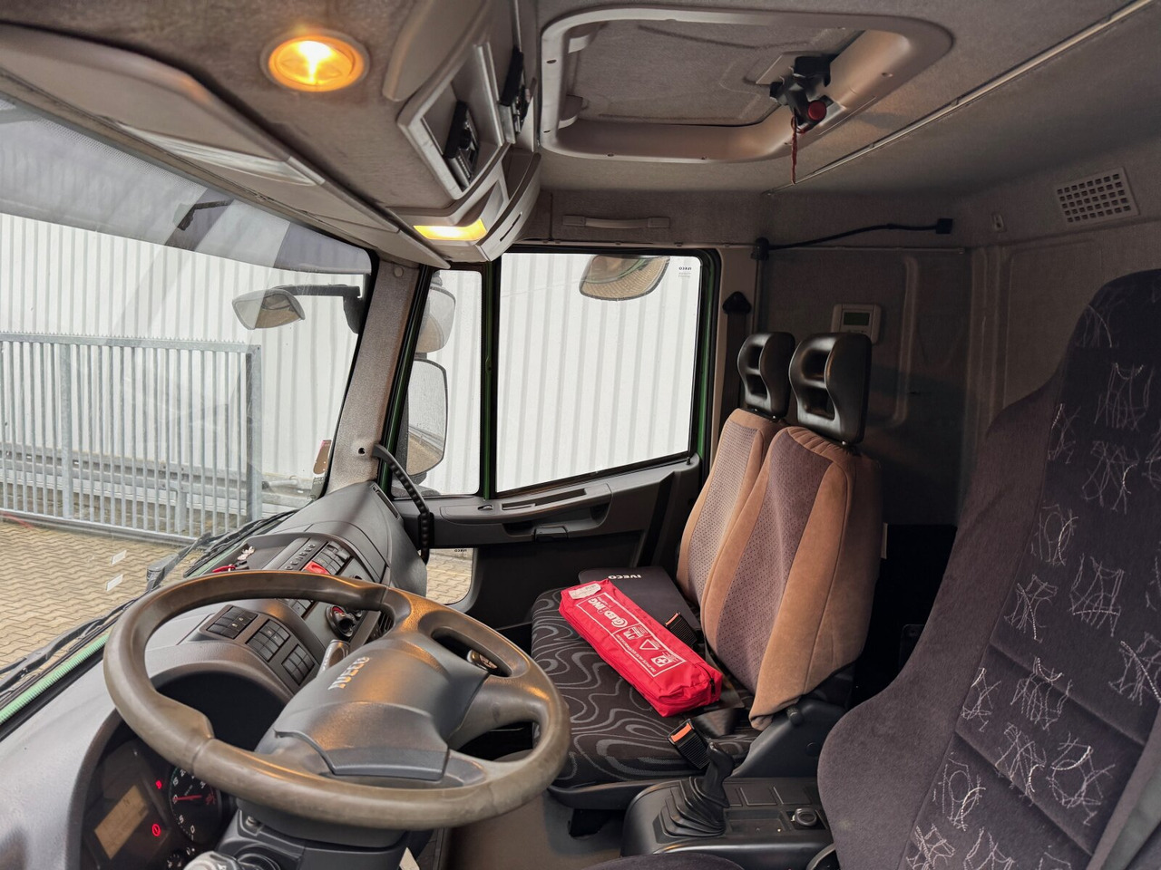 Iveco EuroCargo ML140E25 4x2 EuroCargo ML140E25 4x2, 2x AHK - Autocarro ribaltabile: foto 2 Iveco EuroCargo ML140E25 4x2 EuroCargo ML140E25 4x2, 2x AHK - Autocarro ribaltabile: foto 2