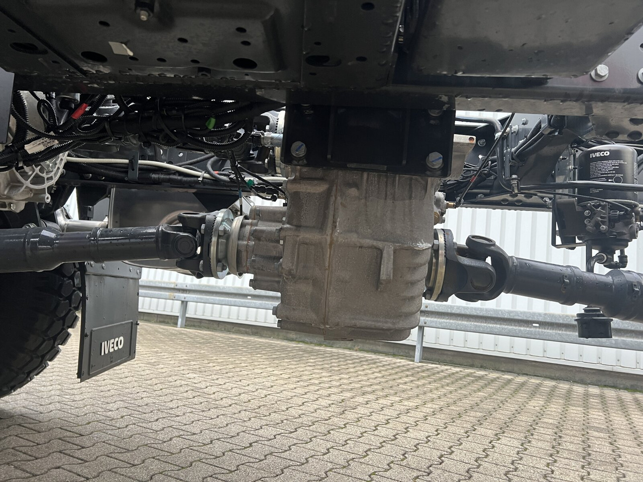 Iveco EuroCargo ML150E24 WS 4x4 EuroCargo ML150E24 WS 4x4, Euro3, mehrfach Vorhanden! - Autocarro telaio: foto 2 Iveco EuroCargo ML150E24 WS 4x4 EuroCargo ML150E24 WS 4x4, Euro3, mehrfach Vorhanden! - Autocarro telaio: foto 2