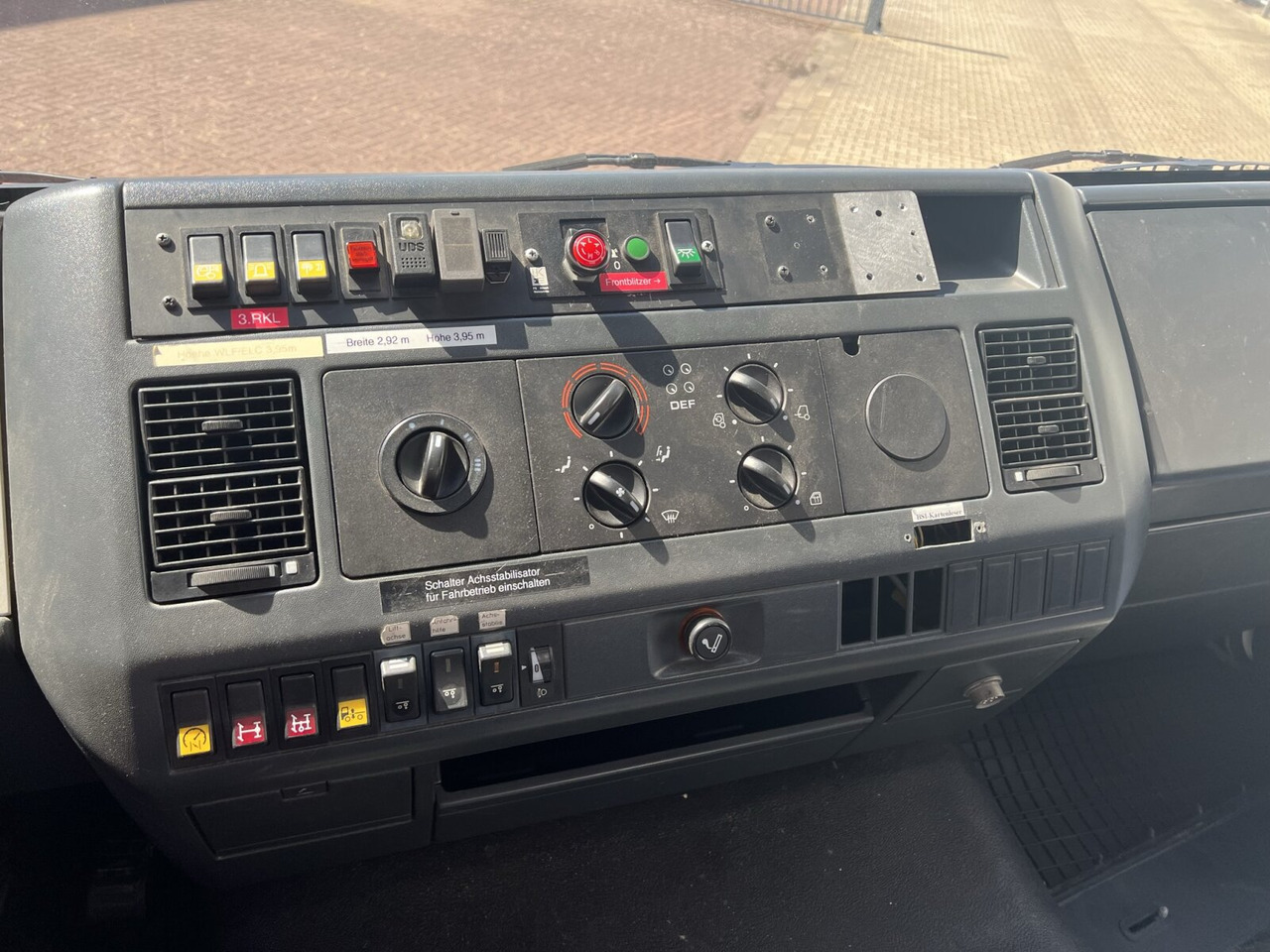 Autocarro scarrabile, Camion con gru MAN 25/18.284 6x2-4 LL 25/18.284 6x2-4 LL,Kran HMF 1113 K3, Funk, Retarder: foto 7