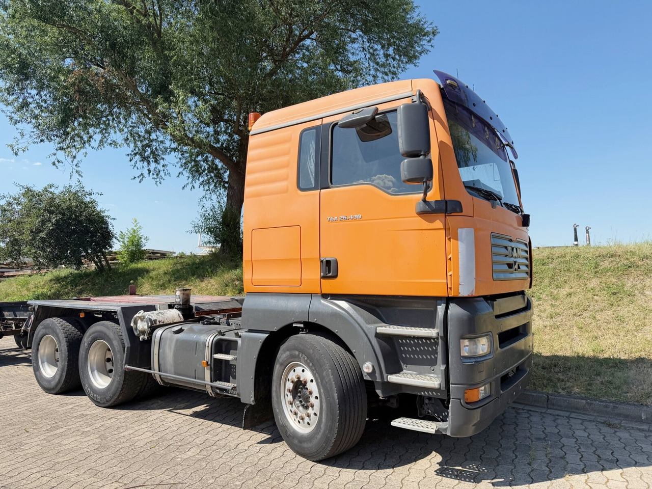 MAN TGA 26.430 6X4 BL TGA 26.430 6X4 BL - Autocarro telaio: foto 1 MAN TGA 26.430 6X4 BL TGA 26.430 6X4 BL - Autocarro telaio: foto 1