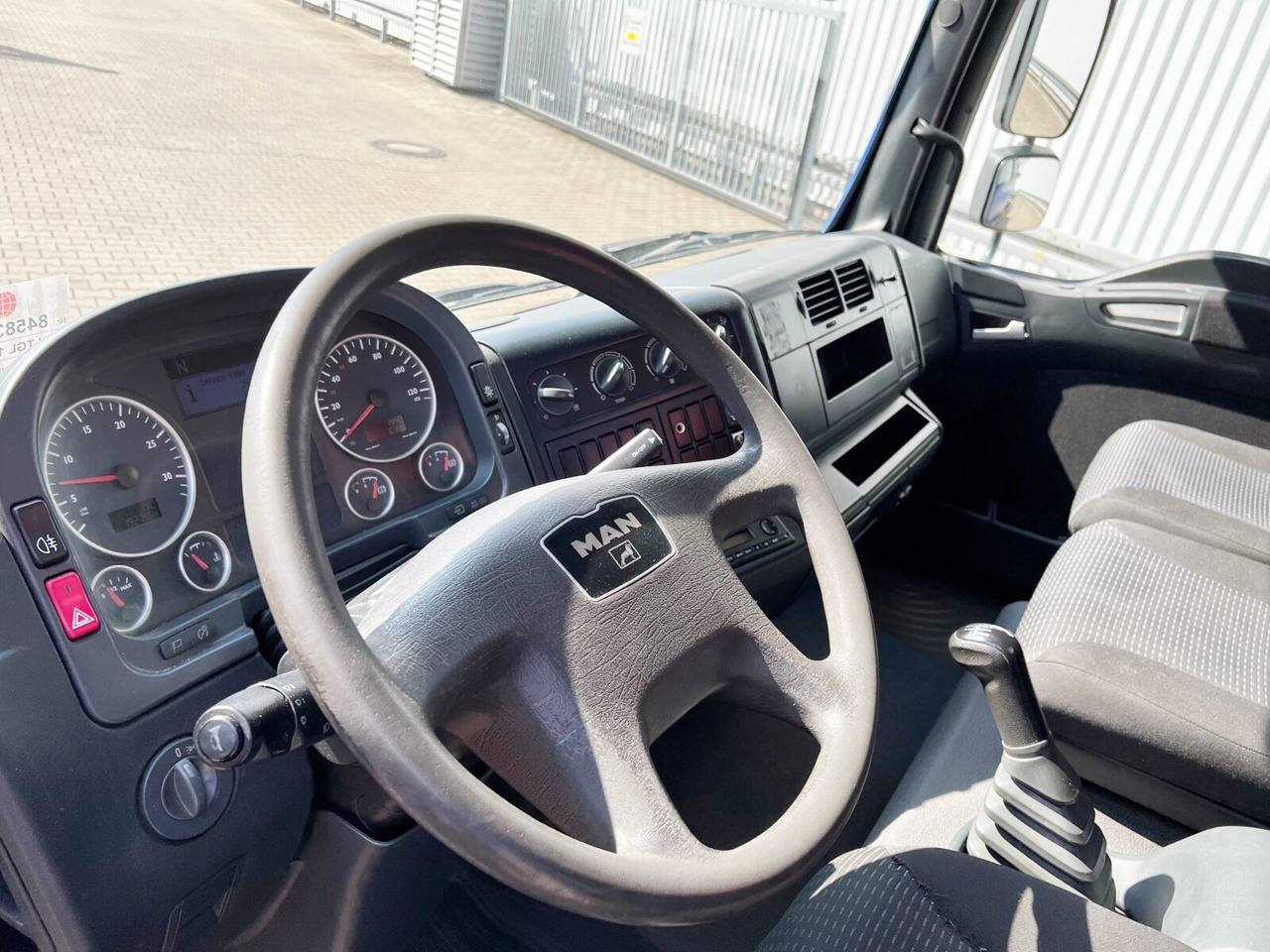 MAN TGL 12.180/210 4x2 BB TGL 12.180/210 4x2 BB, City-Abroller, Kran AMCO VEBA 807N2S - Autocarro scarrabile, Camion con gru: foto 4 MAN TGL 12.180/210 4x2 BB TGL 12.180/210 4x2 BB, City-Abroller, Kran AMCO VEBA 807N2S - Autocarro scarrabile, Camion con gru: foto 4
