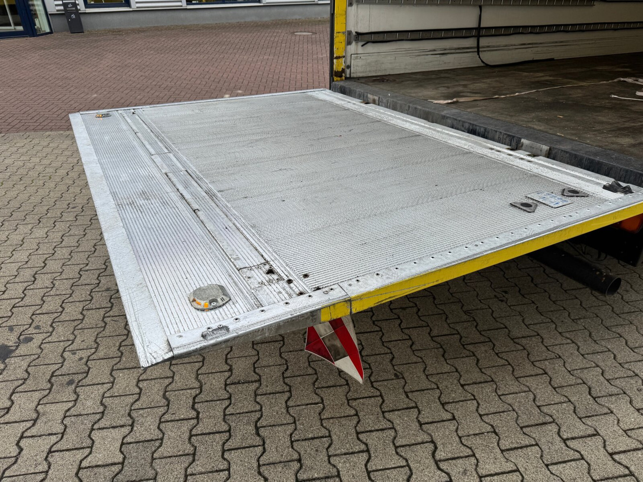 MAN TGL 8.150 4x2 BB TGL 8.150 4x2 BB mit LBW BÄR - Autocarro furgonato: foto 2 MAN TGL 8.150 4x2 BB TGL 8.150 4x2 BB mit LBW BÄR - Autocarro furgonato: foto 2