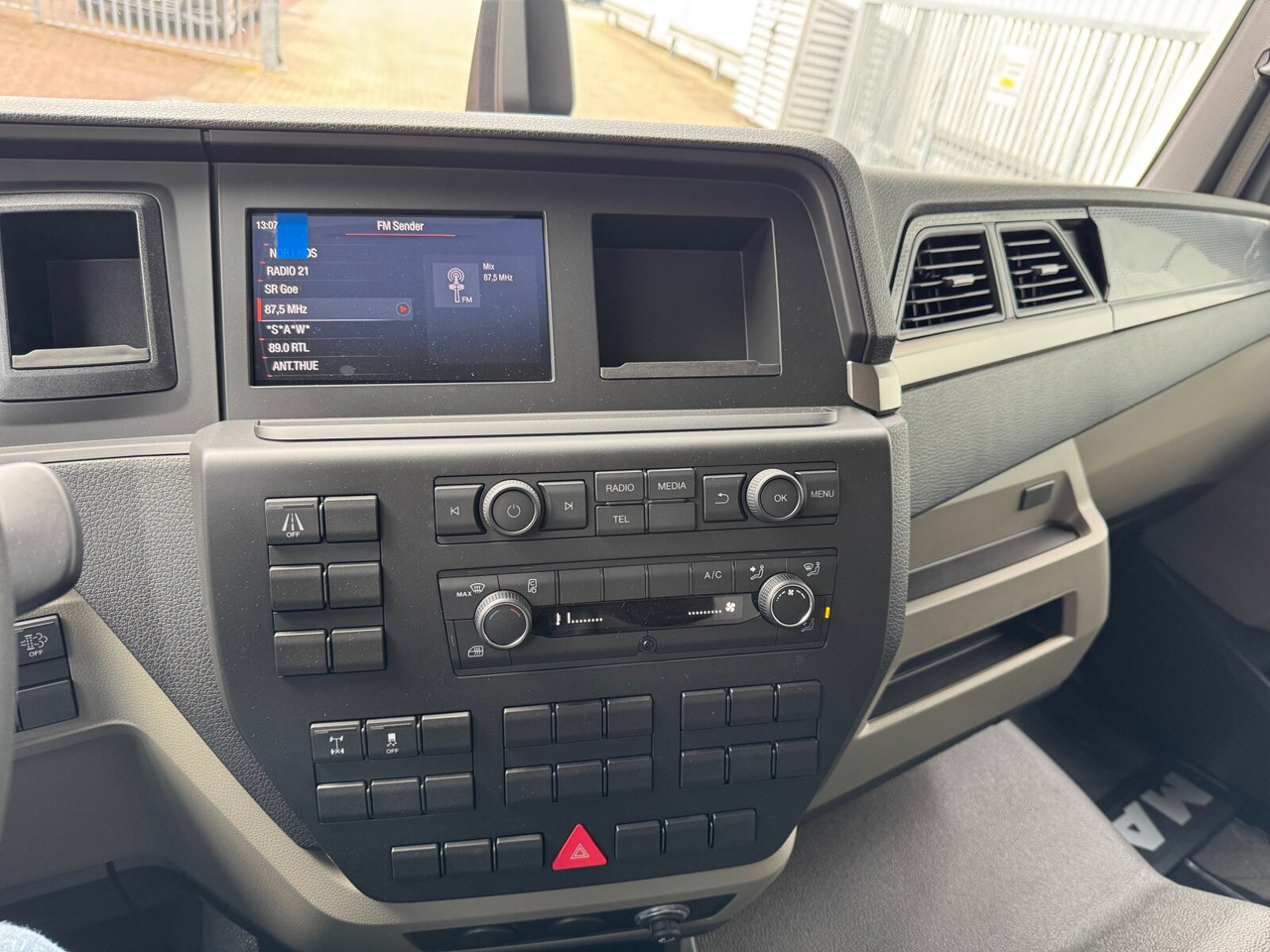 MAN TGL 8.160/190 4x2 BL CH TGL 8.160/190 4x2 BL CH, 3x VORHANDEN! - Autocarro telaio: foto 5 MAN TGL 8.160/190 4x2 BL CH TGL 8.160/190 4x2 BL CH, 3x VORHANDEN! - Autocarro telaio: foto 5