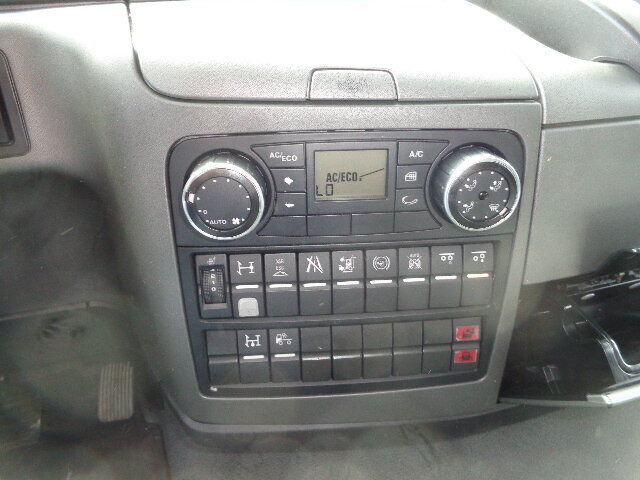 Camion con gru, Autocarro con pianale/ Cassone fisso MAN TGM 26.340 6x2-4 LL TGM 26.340 6x2-4 LL,Lenk-Liftachse, Heckkran, Palfinger PK 11.001, faltbar,: foto 11 Camion con gru, Autocarro con pianale/ Cassone fisso MAN TGM 26.340 6x2-4 LL TGM 26.340 6x2-4 LL,Lenk-Liftachse, Heckkran, Palfinger PK 11.001, faltbar,: foto 11