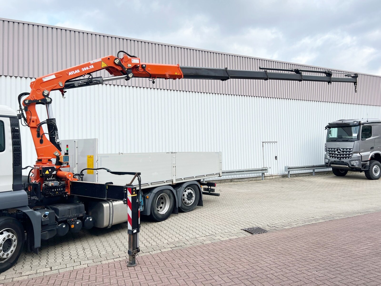 Camion con gru, Autocarro con pianale/ Cassone fisso MAN TGS 26.360/400 6x2-4 BL TGS 26.360/400 6x2-4 BL, Lenk-/Lift, Kran Atlas AK 206.3E A5, Funk: foto 13
