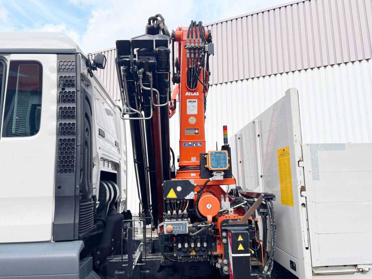 Camion con gru, Autocarro con pianale/ Cassone fisso MAN TGS 26.360/400 6x2-4 BL TGS 26.360/400 6x2-4 BL, Lenk-/Lift, Kran Atlas AK 206.3E A5, Funk: foto 14