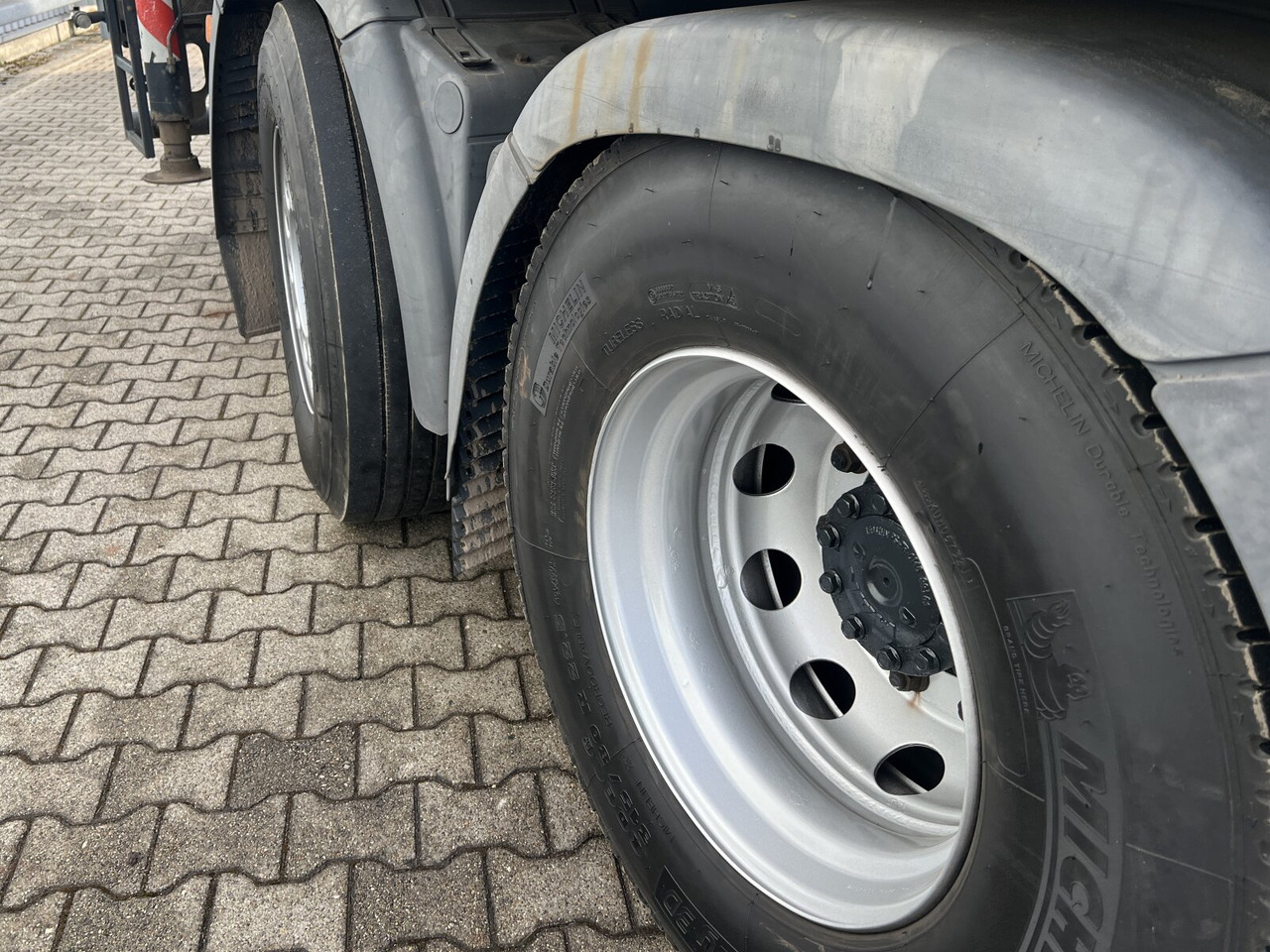 MAN TGS 26.400 6x2-4 LL TGS 26.400 6x2-4 LL, Navi, Lenk-/Liftachse, Heckkran Palfinger PK20001-K B, Funk - Camion con gru, Autocarro con pianale/ Cassone fisso: foto 3 MAN TGS 26.400 6x2-4 LL TGS 26.400 6x2-4 LL, Navi, Lenk-/Liftachse, Heckkran Palfinger PK20001-K B, Funk - Camion con gru, Autocarro con pianale/ Cassone fisso: foto 3