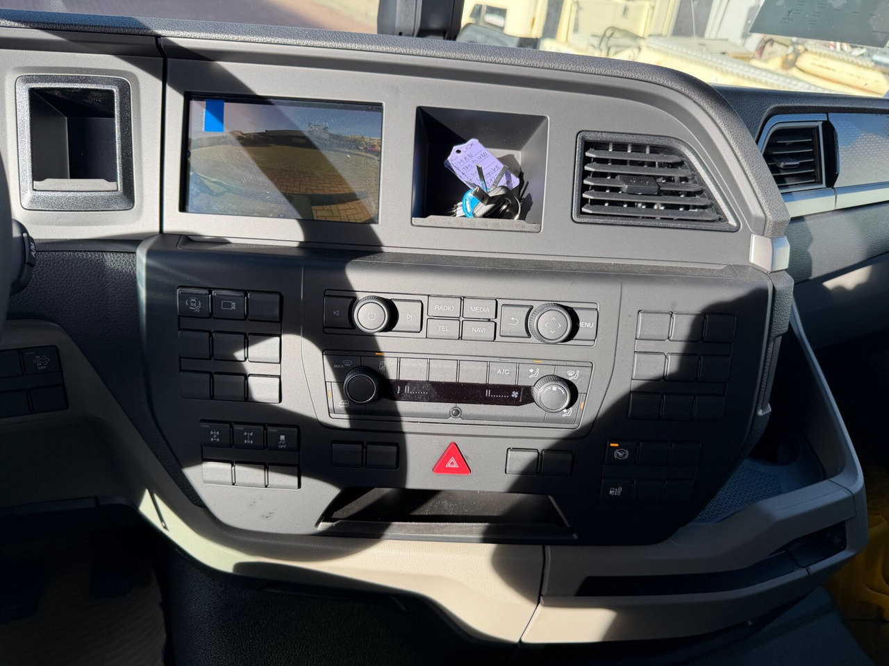 MAN TGS 33.480 6x4 BL CH TGS 33.480 6x4 BL CH, Nebenantrieb - Autocarro telaio: foto 4 MAN TGS 33.480 6x4 BL CH TGS 33.480 6x4 BL CH, Nebenantrieb - Autocarro telaio: foto 4