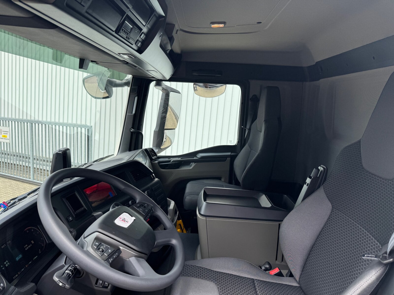 MAN TGS 33.480 6x6 BB CH TGS 33.480 6x6 BB CH, Hohe Bauart, Nebenantrieb - Autocarro ribaltabile: foto 2 MAN TGS 33.480 6x6 BB CH TGS 33.480 6x6 BB CH, Hohe Bauart, Nebenantrieb - Autocarro ribaltabile: foto 2