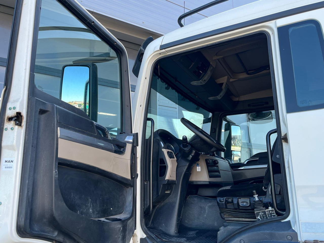 MAN TGS 35.460 8X4 BB TGS 35.460 8X4 BB, Meiller Bordmatik 13m³ - Autocarro ribaltabile: foto 4 MAN TGS 35.460 8X4 BB TGS 35.460 8X4 BB, Meiller Bordmatik 13m³ - Autocarro ribaltabile: foto 4