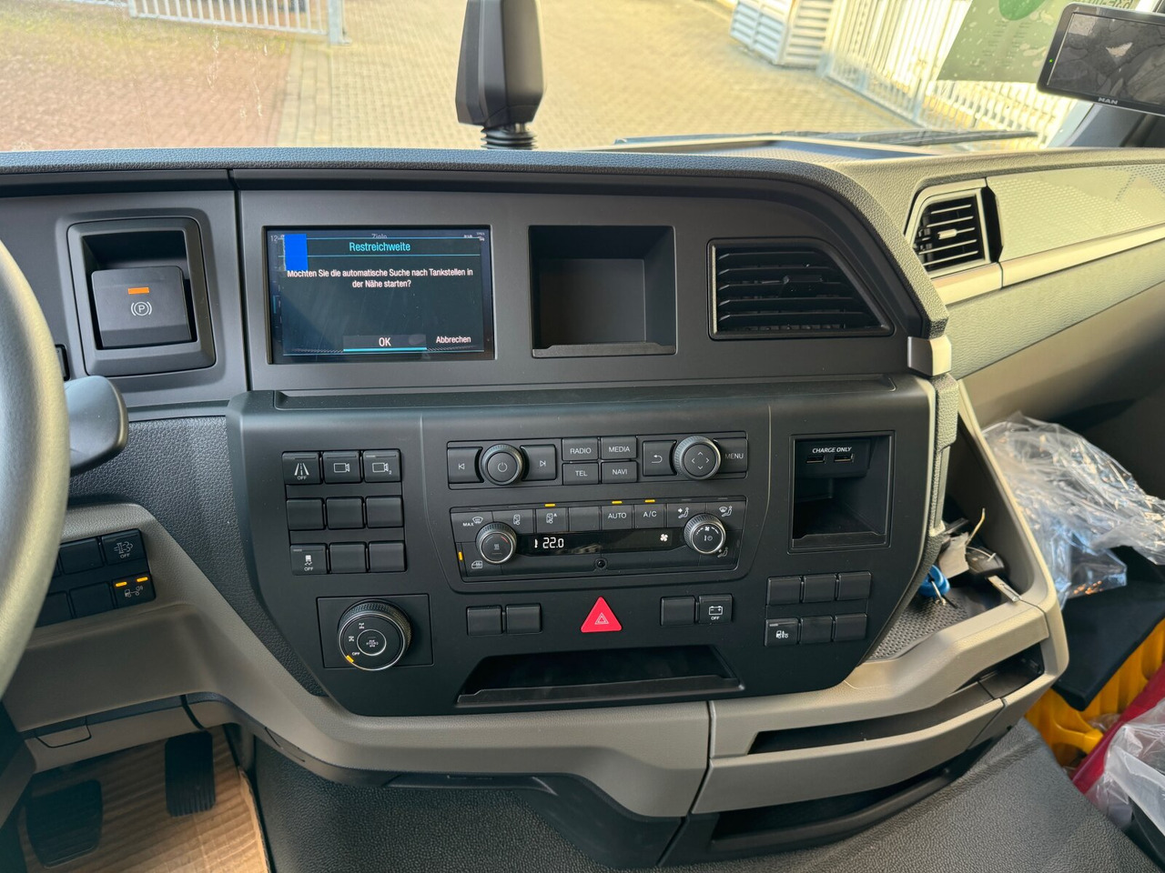 MAN TGS 35.480 8x6H BL CH TGS 35.480 8x6H BL CH, HydroDrive, Navi, Nebenantrieb - Autocarro telaio: foto 5 MAN TGS 35.480 8x6H BL CH TGS 35.480 8x6H BL CH, HydroDrive, Navi, Nebenantrieb - Autocarro telaio: foto 5