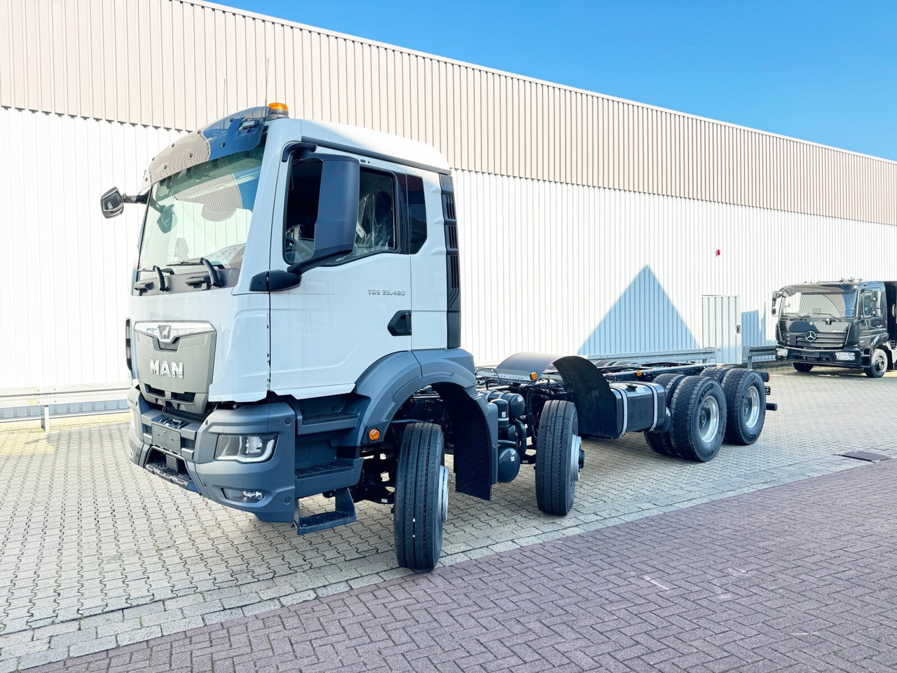 MAN TGS 35.480 8x6H BL CH TGS 35.480 8x6H BL CH, HydroDrive, Navi, Nebenantrieb - Autocarro telaio: foto 1 MAN TGS 35.480 8x6H BL CH TGS 35.480 8x6H BL CH, HydroDrive, Navi, Nebenantrieb - Autocarro telaio: foto 1