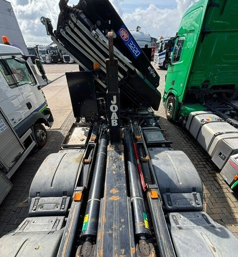 MAN TGS 35.500 8x4-4 BL TGS 35.500 8x4-4 BL, Lenk-/Liftachse, Kran HMF 3220-K6, Funk - Autocarro scarrabile, Camion con gru: foto 2 MAN TGS 35.500 8x4-4 BL TGS 35.500 8x4-4 BL, Lenk-/Liftachse, Kran HMF 3220-K6, Funk - Autocarro scarrabile, Camion con gru: foto 2