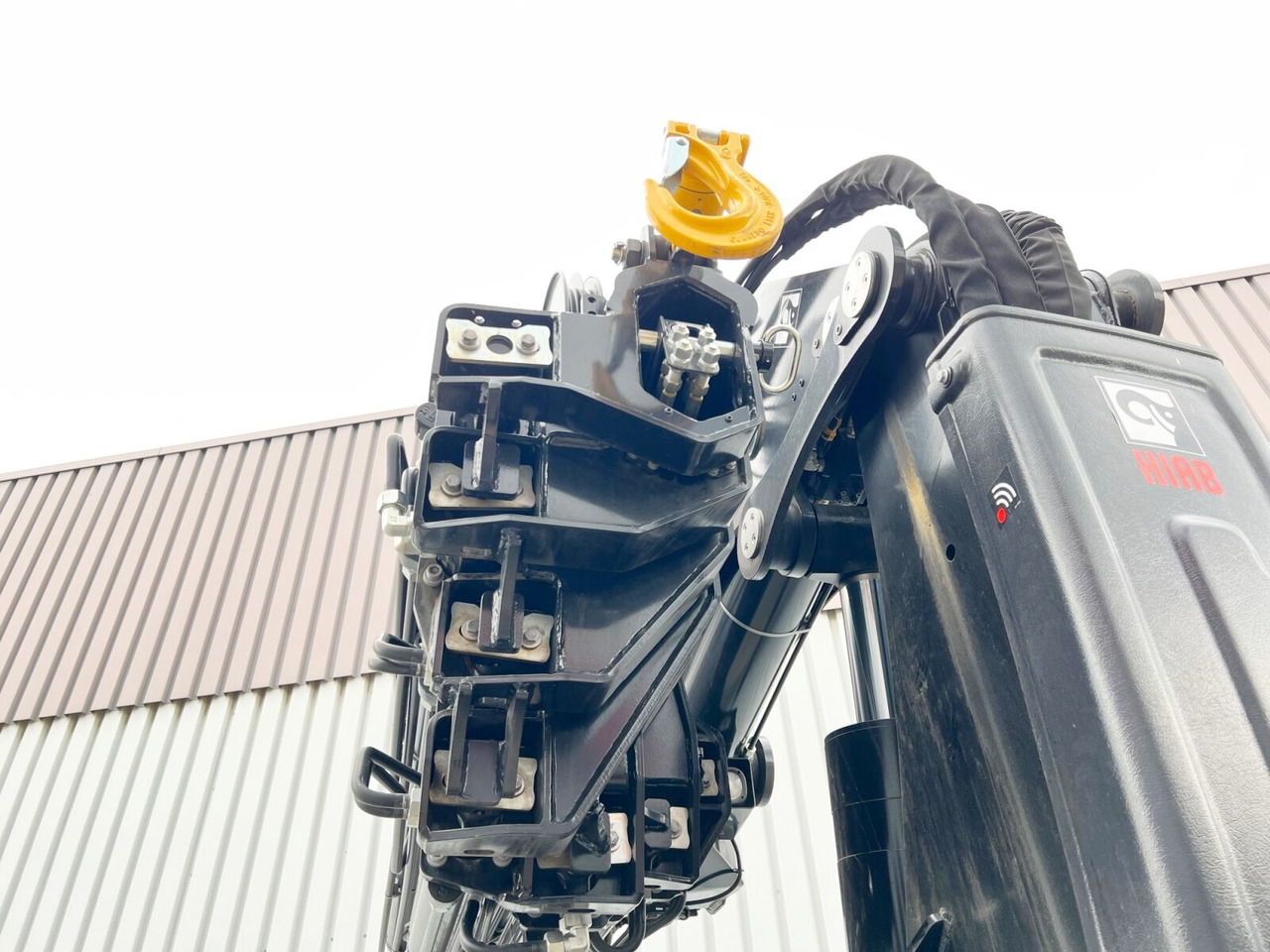 MAN TGX 26.510 6x2-4 LL CH TGX 26.510 6x2-4 LL, Kran Hiab X-HiPro 548 E-8, Lenk-/Liftachse, TwistLock 20Fuß, Funk, Retarder - Camion con gru, Autocarro con pianale/ Cassone fisso: foto 5 MAN TGX 26.510 6x2-4 LL CH TGX 26.510 6x2-4 LL, Kran Hiab X-HiPro 548 E-8, Lenk-/Liftachse, TwistLock 20Fuß, Funk, Retarder - Camion con gru, Autocarro con pianale/ Cassone fisso: foto 5