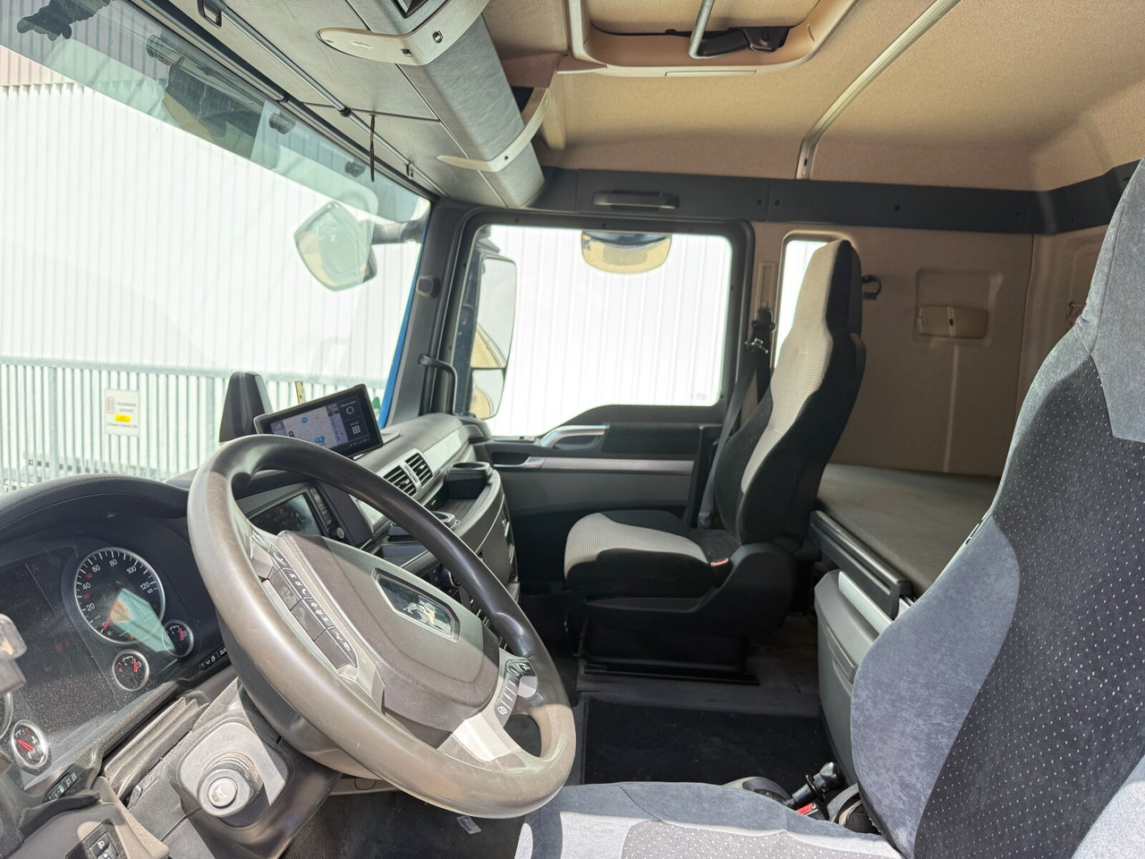 MAN TGX 26.580 6x2-4 BL TGX 26.580 6x2-4 BL, Intarder, Lenk-/Liftachse, Funk - Autocarro scarrabile: foto 3 MAN TGX 26.580 6x2-4 BL TGX 26.580 6x2-4 BL, Intarder, Lenk-/Liftachse, Funk - Autocarro scarrabile: foto 3