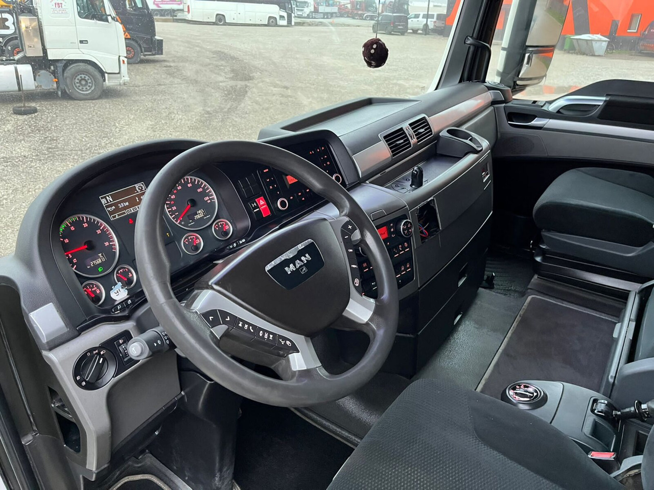 MAN TGX 28.440 6X2-2 BL TGX 28.440 6X2-2 BL, Liftachse, Motorabtrieb - Autocarro telaio: foto 2 MAN TGX 28.440 6X2-2 BL TGX 28.440 6X2-2 BL, Liftachse, Motorabtrieb - Autocarro telaio: foto 2