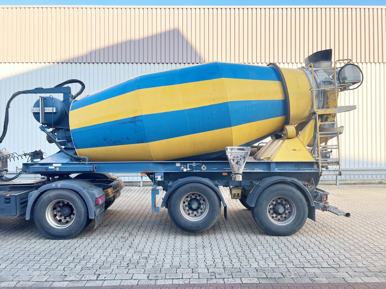 MÜLLER MITTELTAL SF 32 BM/BS mit LIEBHERR Betonmischer ca. 10m³ MÜLLER MITTELTAL SF 32 BM/BS mit LIEBHERR Betonmischer ca. 10m³, Liftachse - Semirimorchio betoniera: foto 4 MÜLLER MITTELTAL SF 32 BM/BS mit LIEBHERR Betonmischer ca. 10m³ MÜLLER MITTELTAL SF 32 BM/BS mit LIEBHERR Betonmischer ca. 10m³, Liftachse - Semirimorchio betoniera: foto 4
