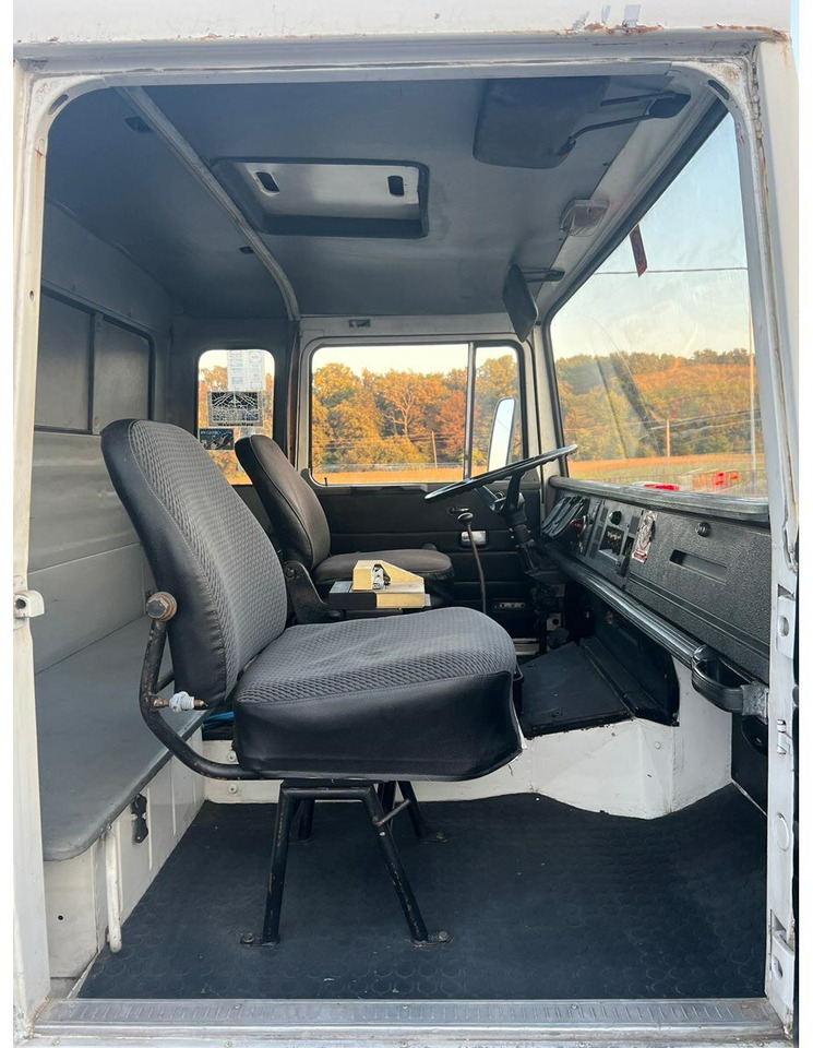 Mercedes-Benz 1923 4x2 Tankwagenzug für Kerosin 40.000l 1923 4x2 Tankwagenzug für Kerosin 40.000l - Camion cisterna: foto 2 Mercedes-Benz 1923 4x2 Tankwagenzug für Kerosin 40.000l 1923 4x2 Tankwagenzug für Kerosin 40.000l - Camion cisterna: foto 2