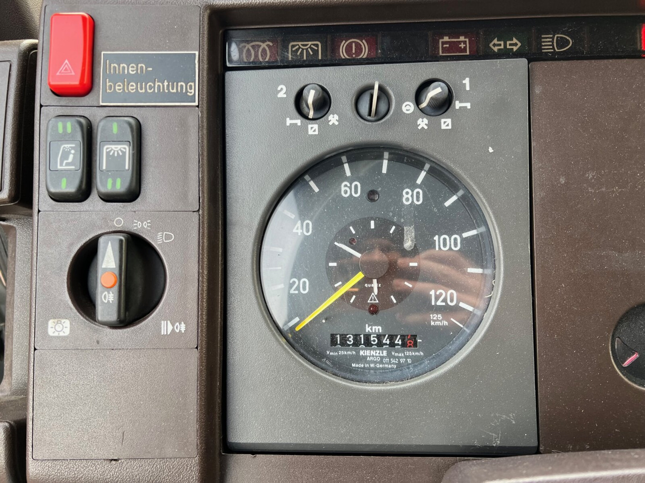 Mercedes-Benz 711 D-KA 4x2 711 D-KA 4x2, Standklima, 11-Sitze, 2 x on stock - Minibus, Pulmino: foto 5 Mercedes-Benz 711 D-KA 4x2 711 D-KA 4x2, Standklima, 11-Sitze, 2 x on stock - Minibus, Pulmino: foto 5
