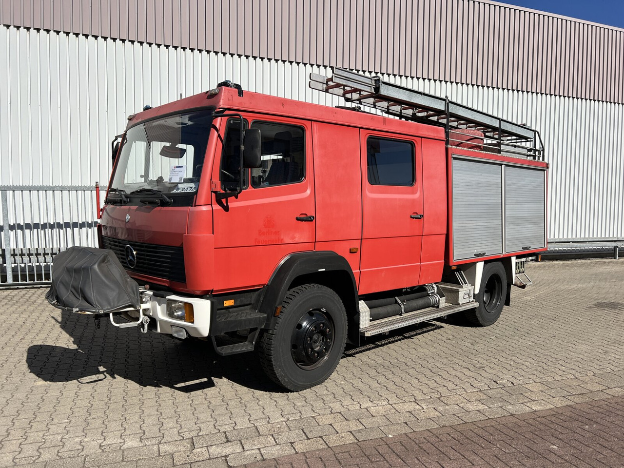 Mercedes-Benz 917 AF 4x4 Doka 917 AF 4x4 Doka, TLF 16-TS - Ambulanza: foto 1 Mercedes-Benz 917 AF 4x4 Doka 917 AF 4x4 Doka, TLF 16-TS - Ambulanza: foto 1
