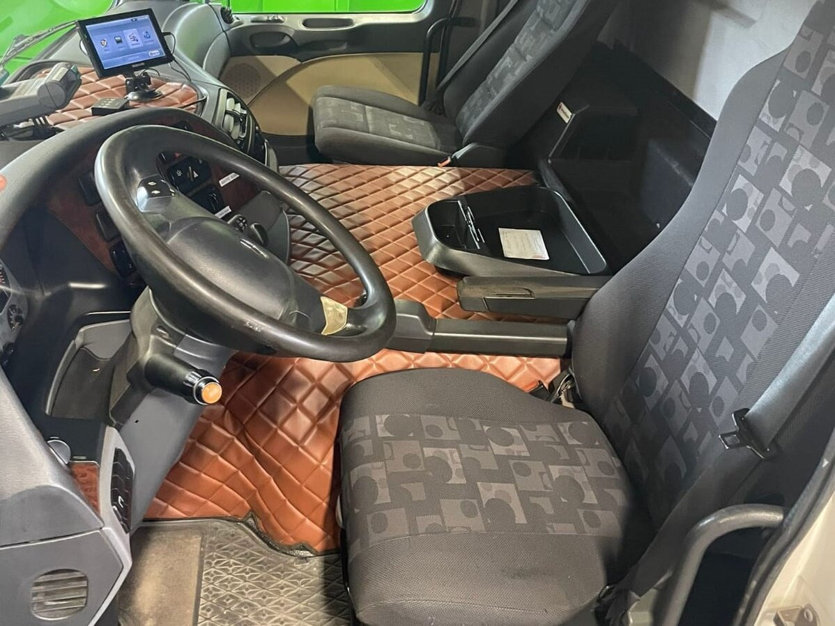 Leasing di Mercedes-Benz Actros 1844 L 4x2 Actros 1844 L 4x2, Tank 14.250l Mercedes-Benz Actros 1844 L 4x2 Actros 1844 L 4x2, Tank 14.250l: foto 7