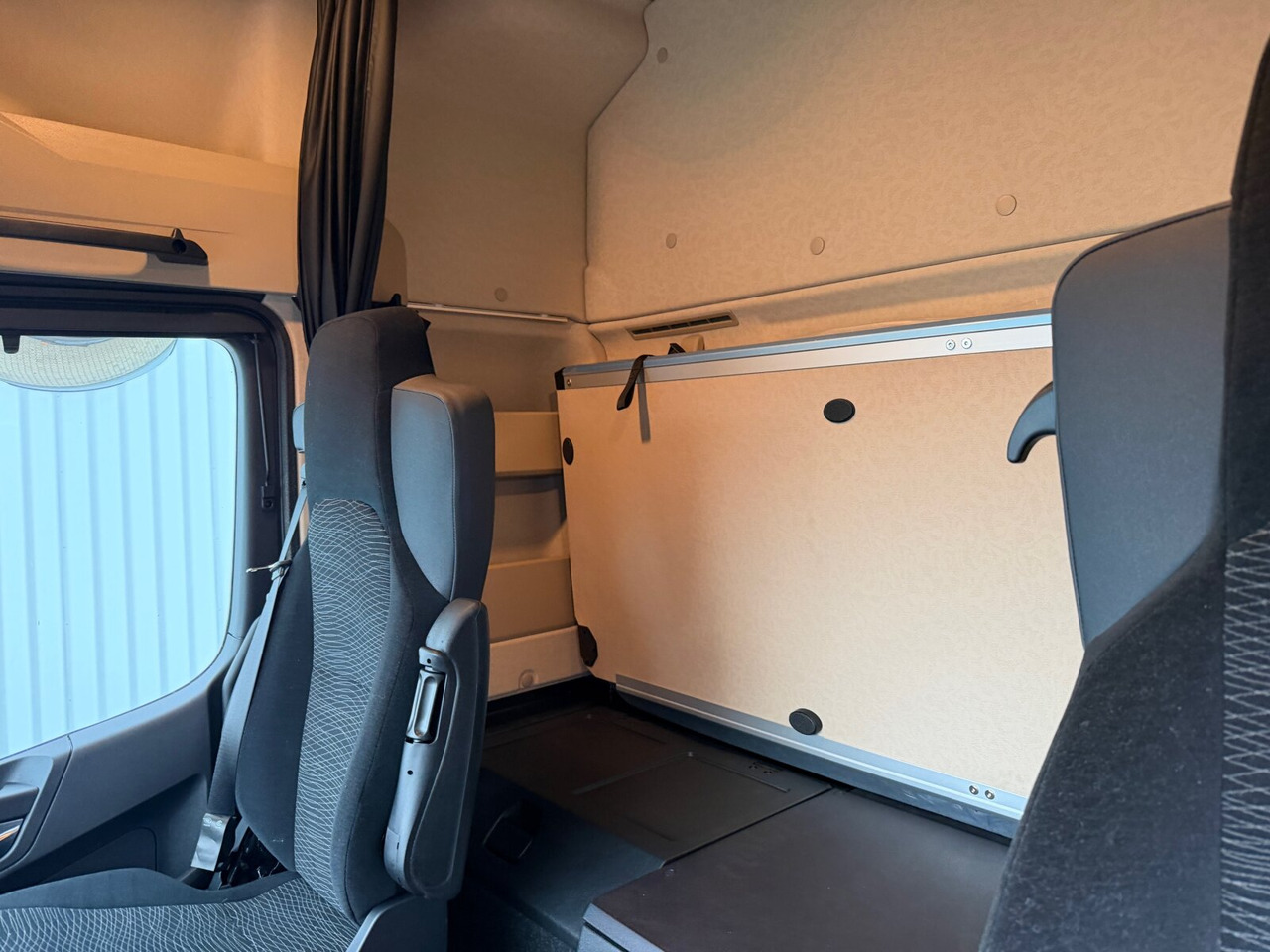 Mercedes-Benz Actros 2546 L 6x2 Actros 2546 L 6x2, Retarder, Lenk-/Liftachse, MultimediaCockpit, StreamSpace - Autocarro telaio: foto 5 Mercedes-Benz Actros 2546 L 6x2 Actros 2546 L 6x2, Retarder, Lenk-/Liftachse, MultimediaCockpit, StreamSpace - Autocarro telaio: foto 5