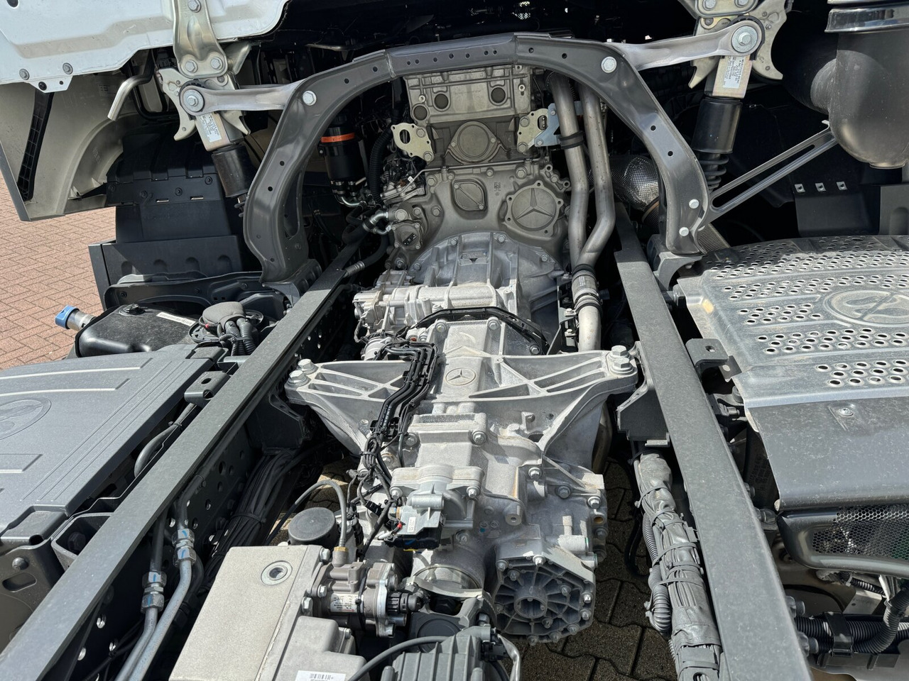 Mercedes-Benz Actros 2548 L 6x2 Actros 2548 L 6x2, Retarder, Lenk-/Liftachse, Navi, MirrorCam, MultimediaCockpit - Autocarro scarrabile: foto 2 Mercedes-Benz Actros 2548 L 6x2 Actros 2548 L 6x2, Retarder, Lenk-/Liftachse, Navi, MirrorCam, MultimediaCockpit - Autocarro scarrabile: foto 2