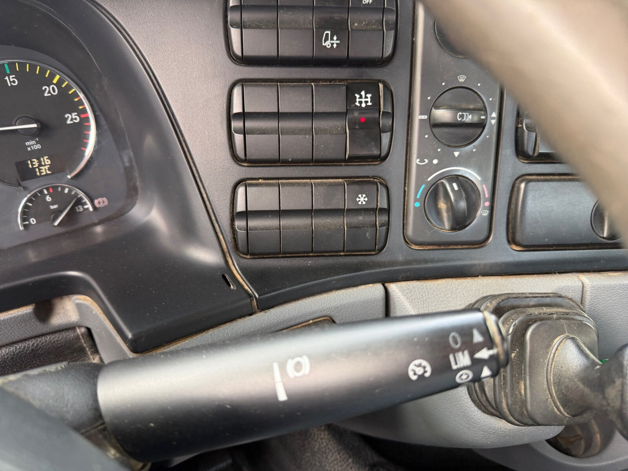 Mercedes-Benz Actros 2644 L 6x4 Actros 2644 L 6x4 - Autocarro scarrabile: foto 5 Mercedes-Benz Actros 2644 L 6x4 Actros 2644 L 6x4 - Autocarro scarrabile: foto 5