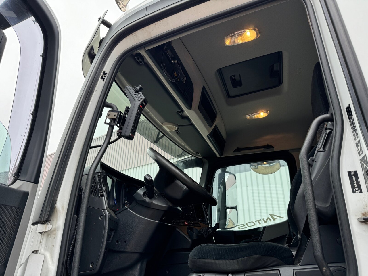 Mercedes-Benz Antos 2536/43 L 6x2 Antos 2536/43 L 6x2, Liftachse, Hiab XR 21S61 bis 7 m Container - Autocarro scarrabile: foto 3 Mercedes-Benz Antos 2536/43 L 6x2 Antos 2536/43 L 6x2, Liftachse, Hiab XR 21S61 bis 7 m Container - Autocarro scarrabile: foto 3