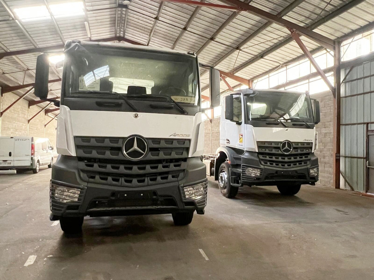 Mercedes-Benz Arocs 1840 K 4x2 Arocs 1840 K 4x2, MultimediaCockpit, 2x Nebenantrieb, NMV & Motorabtrieb - Autocarro telaio: foto 2 Mercedes-Benz Arocs 1840 K 4x2 Arocs 1840 K 4x2, MultimediaCockpit, 2x Nebenantrieb, NMV & Motorabtrieb - Autocarro telaio: foto 2