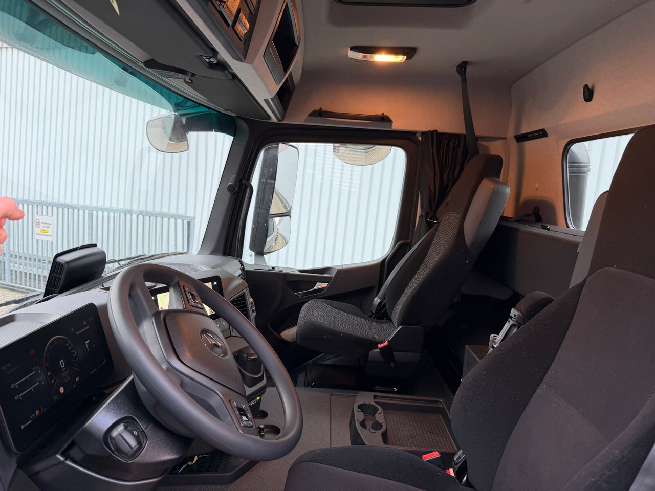 Mercedes-Benz Arocs 2542 L 6x2/4 Arocs 2542/45 L 6x2/4, Vorlauflenk-/liftachse, Navi, MultimediaCockpit - Autocarro multibenna: foto 3 Mercedes-Benz Arocs 2542 L 6x2/4 Arocs 2542/45 L 6x2/4, Vorlauflenk-/liftachse, Navi, MultimediaCockpit - Autocarro multibenna: foto 3